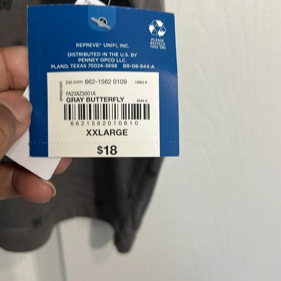 Arizona cropped top. Size XXL. Gray with butterflies.  NWT - Picture 4 of 4